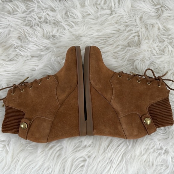 MICHAEL Michael Kors Carrigan Wedge Closed Toe Lace Up Ankle Booties Size 6 - Picture 7 of 11